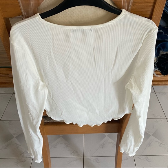 Juniors’ Top - Size M - Picture 2 of 2